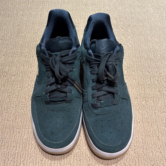 Nike Suede Air Force 1 - Picture 2 of 5